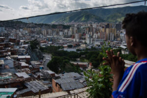 Detenido entre pandillas y policías venezolanos en Cota 905