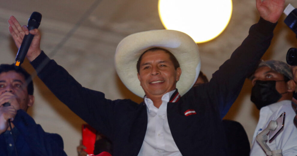 En el dividido Perú, Castillo dice que busca formar un gobierno pluralista
