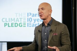 Jeff Bezos dice que viajar al espacio ha cambiado su forma de pensar sobre la naturaleza