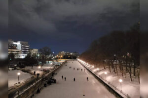 Canadá: ¡La pista de patinaje más grande del mundo permanecerá cerrada por falta de hielo!
