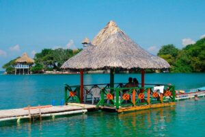 Explorando la belleza natural de la Isla del Rosario con un tour inolvidable