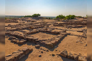 Restos arqueológicos de un templo medieval de los siglos XIII al XV descubiertos en Odisha