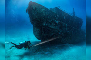 ¡El tiempo corre para el submarino perdido del Titanic!  Queda menos oxígeno ahora, pero se escuchan ruidos submarinos