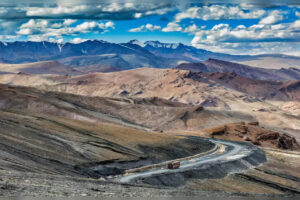 Delhi-Leh: el servicio de autobús a mayor altitud del país vuelve a la carretera