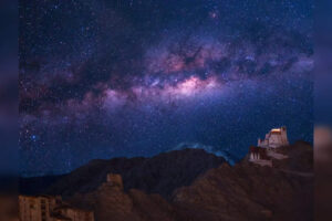 Aurora roja vista en los cielos de Ladakh